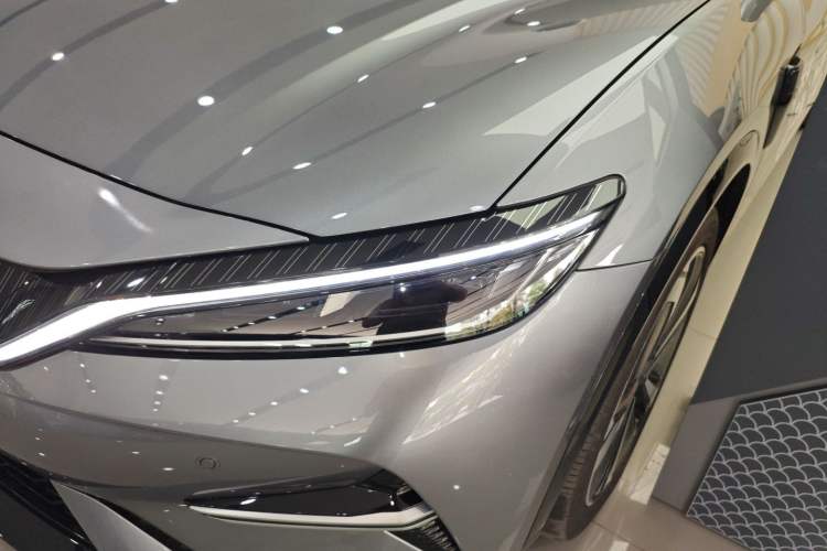 Used BYD Song L EV 2025 662 km Advanced Intelligent Driving Version Left Front Headlight