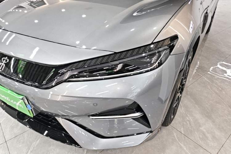 Used BYD Song L EV 2025 Intelligent Driving Version 602 km Range LiDAR-equipped All-Wheel-Drive Type Left Front Headlight