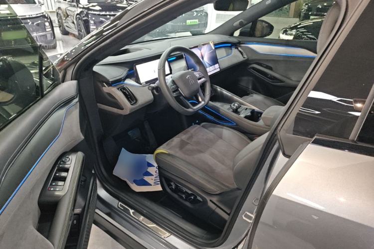 Used BYD Song L EV 2025 Intelligent Driving Version 602 km Range LiDAR-equipped All-Wheel-Drive Type Left Front Seat