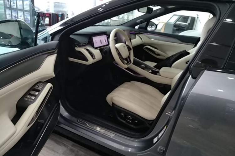 Used BYD Song L EV 2025 662 km Advanced Intelligent Driving Version Left Front Seat