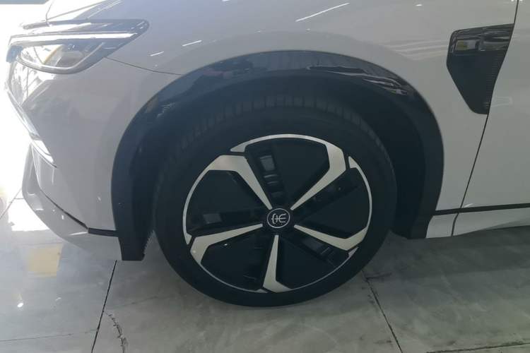 Used BYD Song L EV 2025 662 km Ultra-Range Version Left Front Wheel Hub