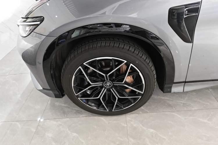 Used BYD Song L EV 2025 Intelligent Driving Version 602 km Range LiDAR-equipped All-Wheel-Drive Type Left Front Wheel Hub