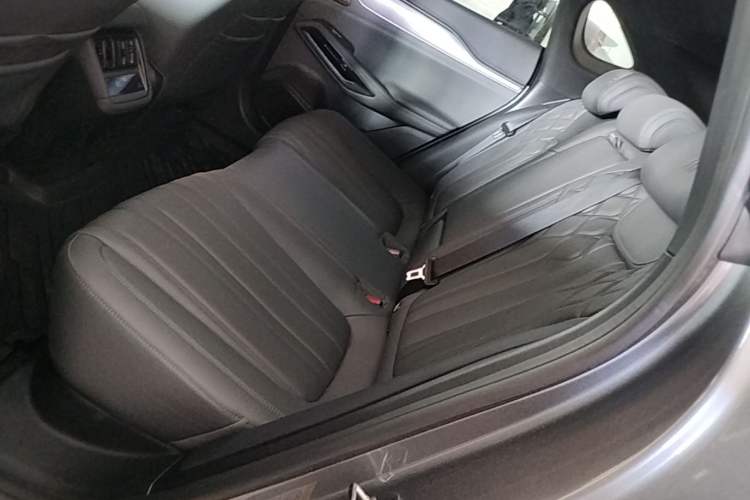 Used BYD Song L EV 2025 Intelligent Driving Version 662 km LiDAR Excellence Edition Left Rear Seat