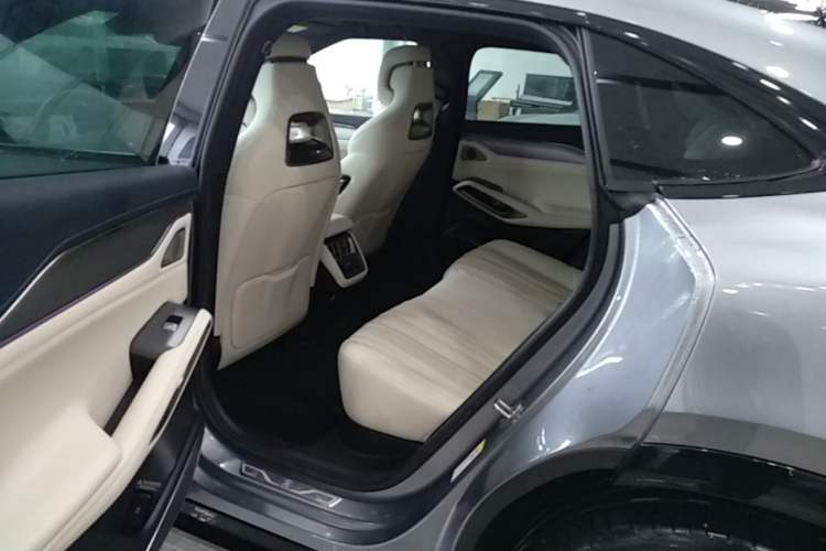 Used BYD Song L EV 2025 662 km Advanced Intelligent Driving Version Left Rear Seat
