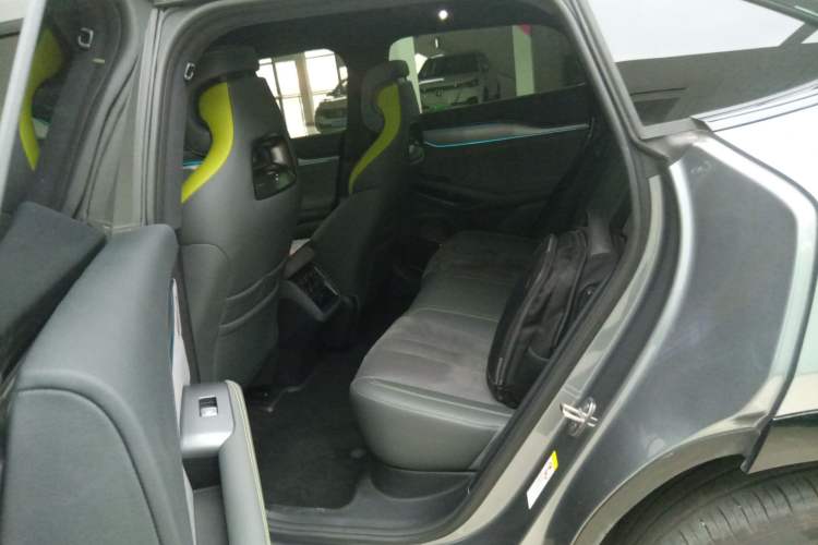 Used BYD Song L EV 2025 Intelligent Driving Version 602 km Range LiDAR-equipped All-Wheel-Drive Type Left Rear Seat