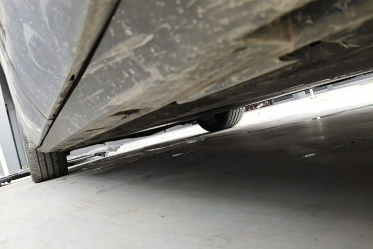 Used BYD Song L EV 2025 Intelligent Driving Version 662 km LiDAR Excellence Edition Left Side Sill