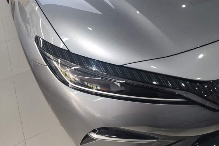Used BYD Song L EV 2025 Intelligent Driving Version 602 km Range LiDAR-equipped All-Wheel-Drive Type Right Front Headlight