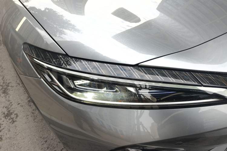 Used BYD Song L EV 2025 550 km Excellence Version Right Front Headlight
