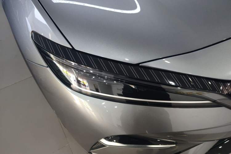 Used BYD Song L EV 2025 Intelligent Driving Version 662 km LiDAR Excellence Edition Right Front Headlight
