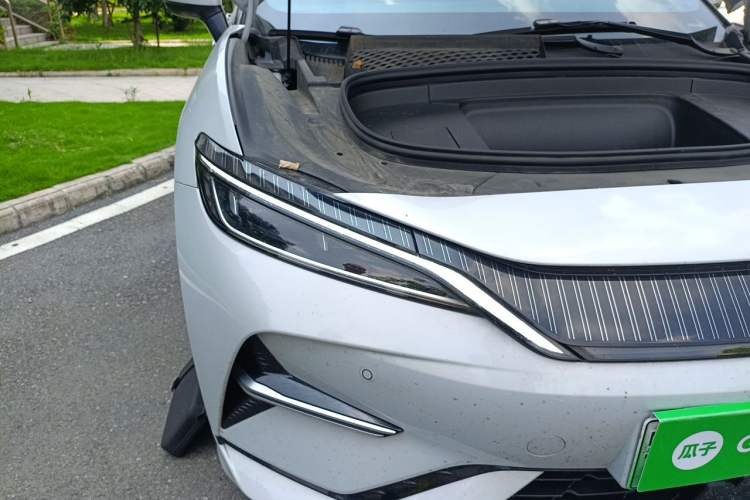 Used BYD Song L EV 2025 550 km Excellence Version Right Front Headlight