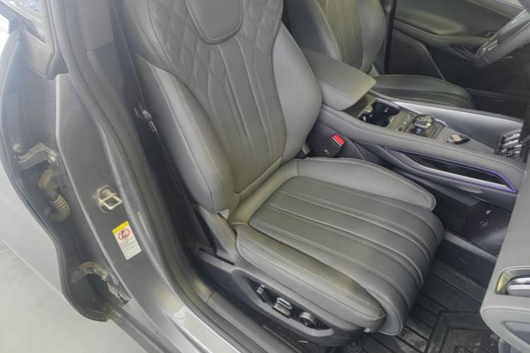Used BYD Song L EV 2025 Intelligent Driving Version 662 km LiDAR Excellence Edition Right Front Seat