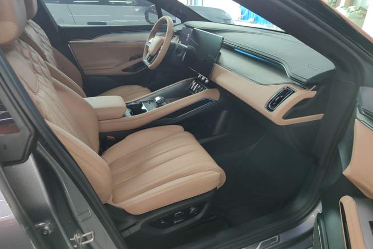 Used BYD Song L EV 2025 550 km Excellence Version Right Front Seat