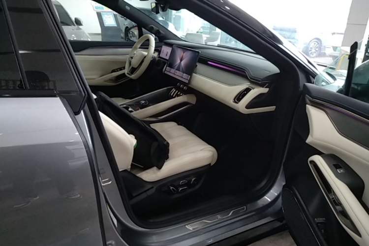 Used BYD Song L EV 2025 662 km Advanced Intelligent Driving Version Right Front Seat