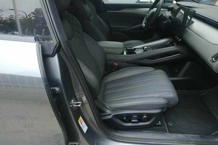 Used BYD Song L EV 2025 Intelligent Driving Version 662 km LiDAR Excellence Edition Right Front Seat