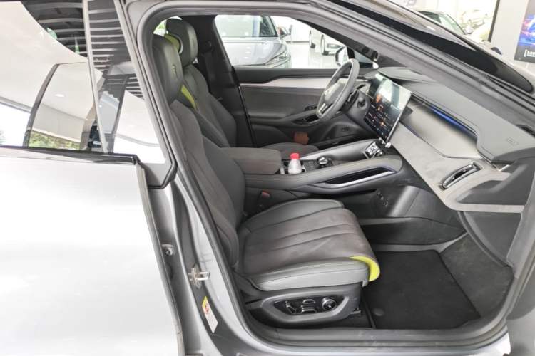 Used BYD Song L EV 2025 Intelligent Driving Version 602 km Range LiDAR-equipped All-Wheel-Drive Type Right Front Seat