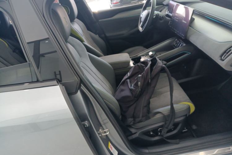 Used BYD Song L EV 2025 Intelligent Driving Version 602 km Range LiDAR-equipped All-Wheel-Drive Type Right Front Seat