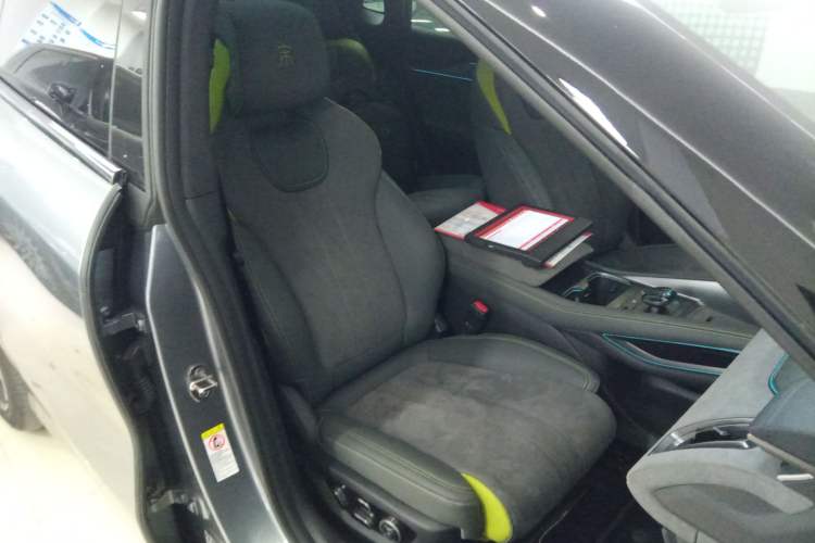 Used BYD Song L EV 2025 Intelligent Driving Version 602 km Range LiDAR-equipped All-Wheel-Drive Type Right Front Seat