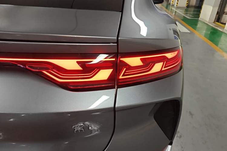 Used BYD Song L EV 2025 662 km Advanced Intelligent Driving Version Right Rear Taillight