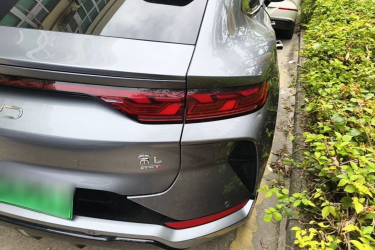 Used BYD Song L EV 2025 Intelligent Driving Version 662 km LiDAR Excellence Edition Right Rear Taillight
