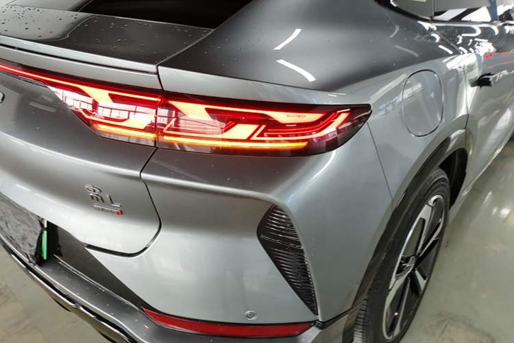 Used BYD Song L EV 2025 Intelligent Driving Version 662 km LiDAR Excellence Edition Right Rear Taillight