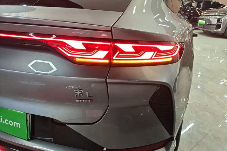 Used BYD Song L EV 2025 Intelligent Driving Version 602 km Range LiDAR-equipped All-Wheel-Drive Type Right Rear Taillight