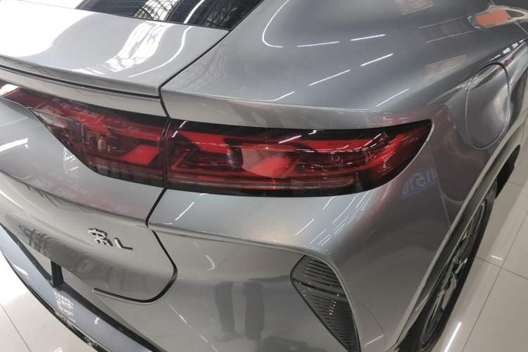 Used BYD Song L EV 2025 550 km Excellence Version Right Rear Taillight