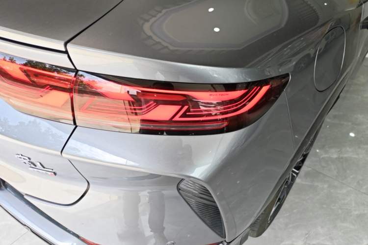 Used BYD Song L EV 2025 Intelligent Driving Version 602 km Range LiDAR-equipped All-Wheel-Drive Type Right Rear Taillight