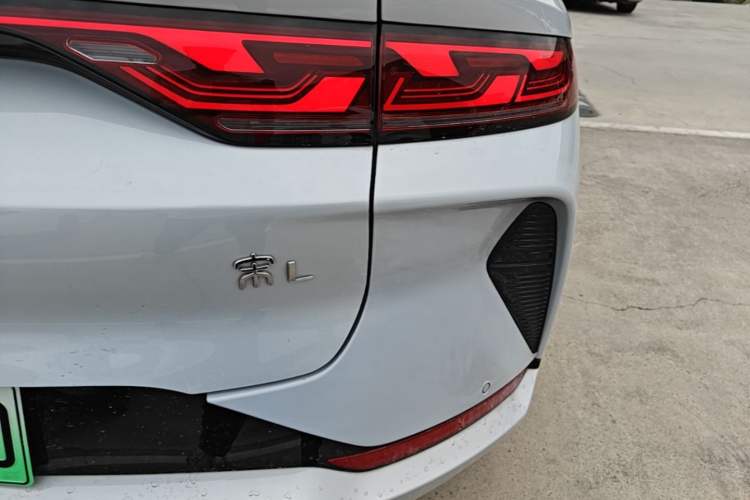 Used BYD Song L EV 2025 662 km Ultra-Range Version Right Rear Taillight