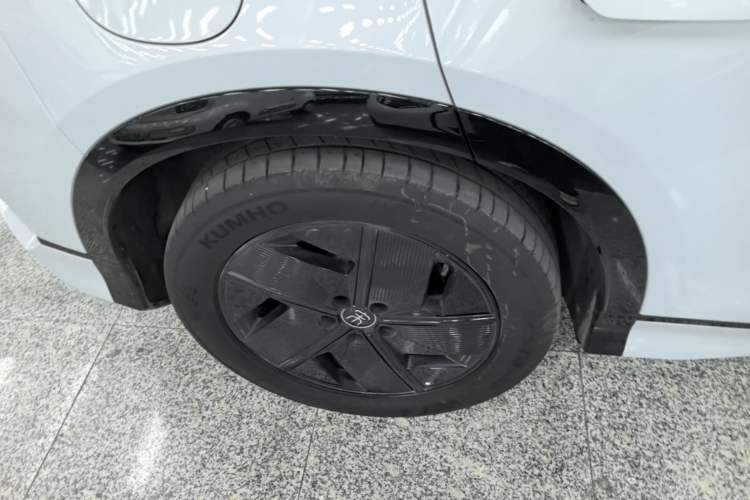 Used BYD Song L EV 2025 550 km Excellence Version Right Rear Wheel Hub