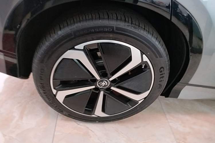 Used BYD Song L EV 2025 Intelligent Driving Version 662 km LiDAR Excellence Edition Right Rear Wheel Hub