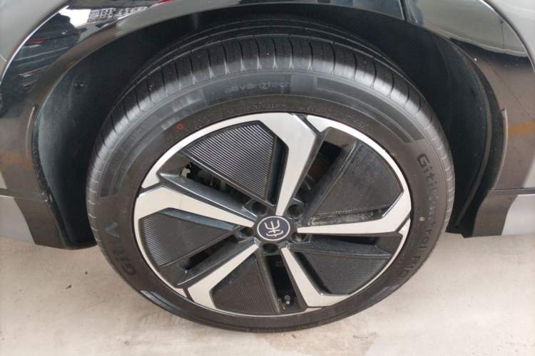 Used BYD Song L EV 2025 Intelligent Driving Version 662 km LiDAR Excellence Edition Right Rear Wheel Hub