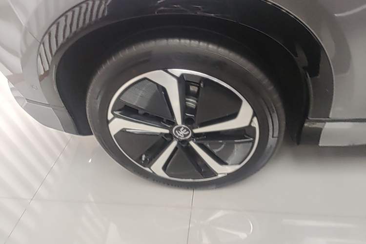 Used BYD Song L EV 2025 Intelligent Driving Version 662 km LiDAR Excellence Edition Right Rear Wheel Hub