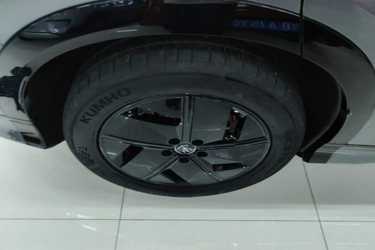 Used BYD Song L EV 2025 550 km Excellence Version Right Rear Wheel Hub