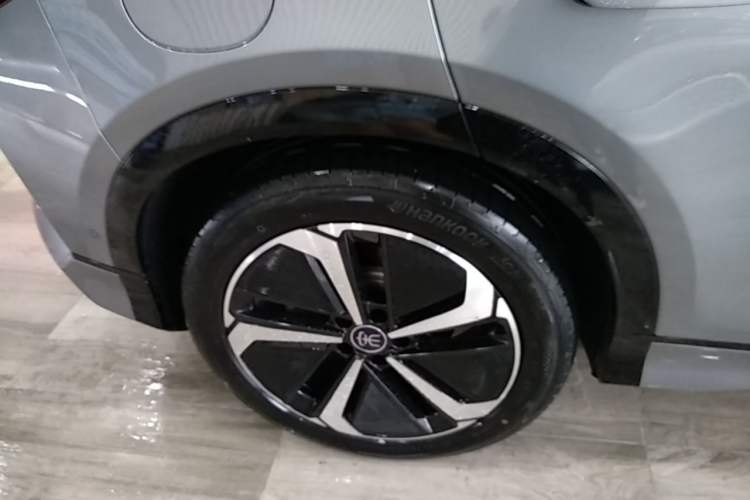 Used BYD Song L EV 2025 662 km Advanced Intelligent Driving Version Right Rear Wheel Hub
