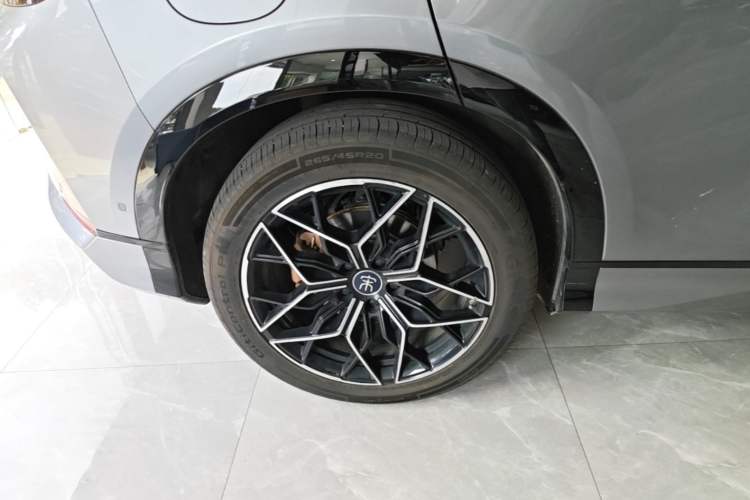 Used BYD Song L EV 2025 Intelligent Driving Version 602 km Range LiDAR-equipped All-Wheel-Drive Type Right Rear Wheel Hub