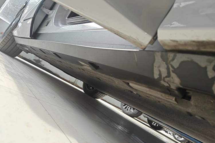 Used BYD Song L EV 2025 Intelligent Driving Version 550 km Excellence Edition Right Side Sill