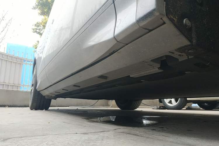 Used BYD Song L EV 2025 Intelligent Driving Version 662 km LiDAR Excellence Edition Right Side Sill