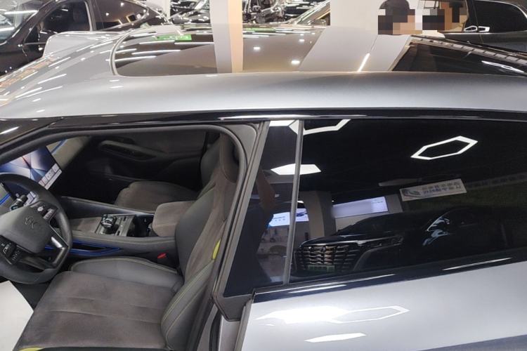 Used BYD Song L EV 2025 Intelligent Driving Version 602 km Range LiDAR-equipped All-Wheel-Drive Type Roof