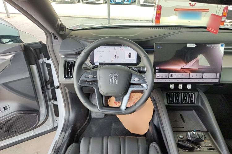 Used BYD Song L EV 2025 Intelligent Driving Version 662 km LiDAR Excellence Edition Steering Wheel