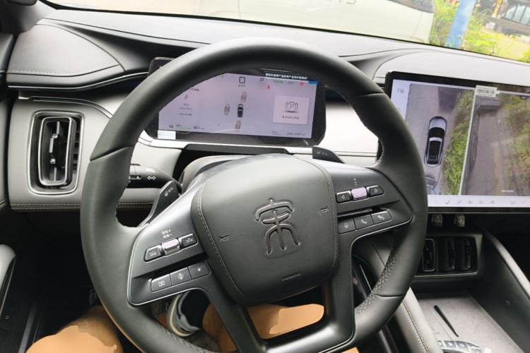 Used BYD Song L EV 2025 Intelligent Driving Version 662 km LiDAR Excellence Edition Steering Wheel