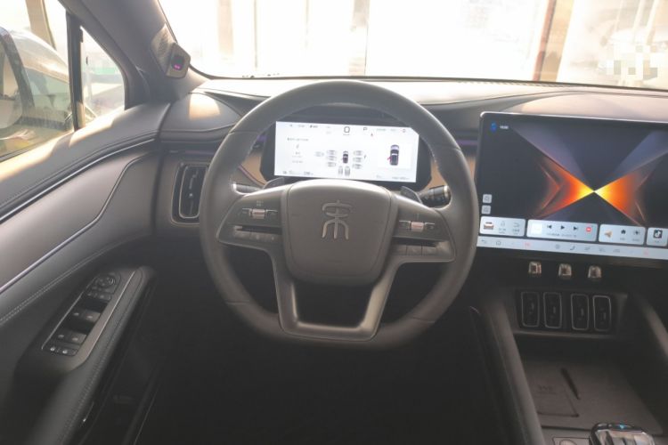 Used BYD Song L EV 2025 Intelligent Driving Version 662 km LiDAR Excellence Edition Steering Wheel