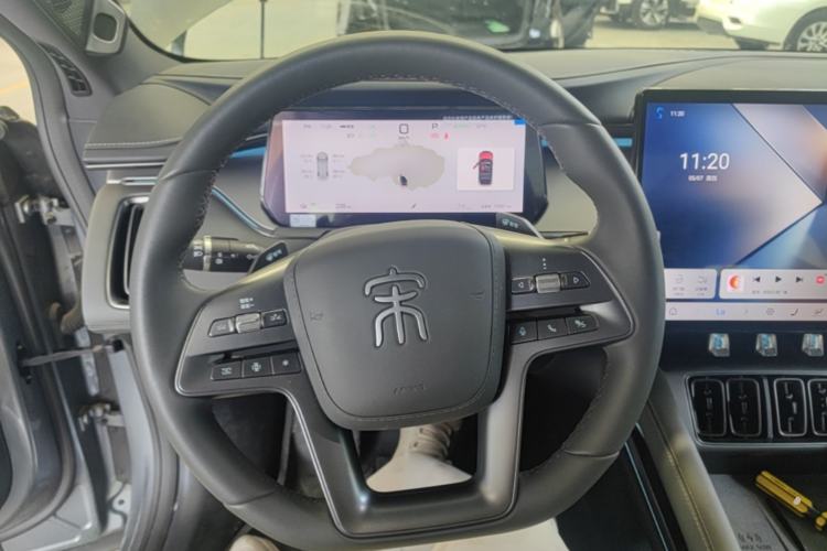 Used BYD Song L EV 2025 Intelligent Driving Version 662 km LiDAR Excellence Edition Steering Wheel