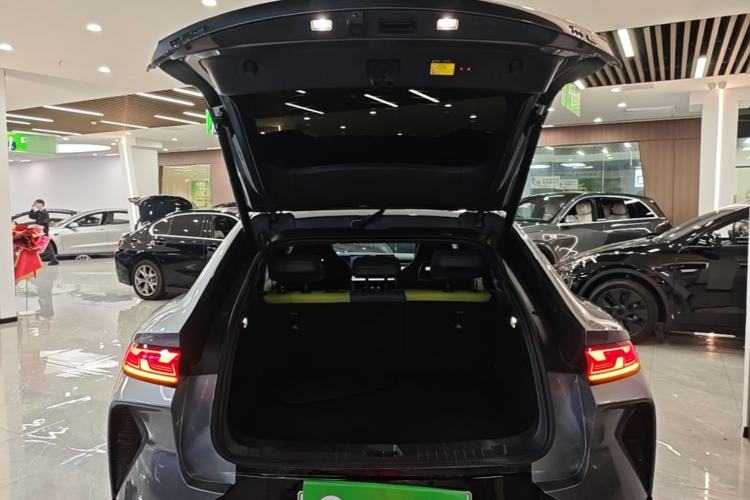 Used BYD Song L EV 2025 Intelligent Driving Version 602 km Range LiDAR-equipped All-Wheel-Drive Type Trunk