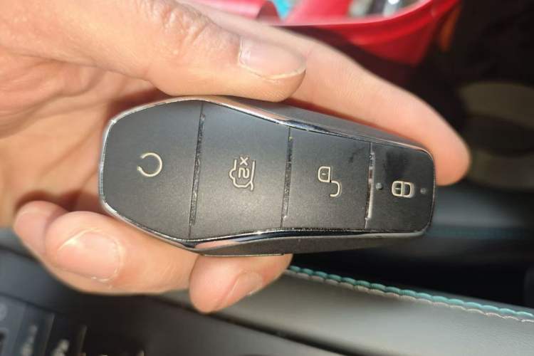 Used BYD Song L EV 2025 Intelligent Driving Version 662 km LiDAR Excellence Edition Vehicle Key