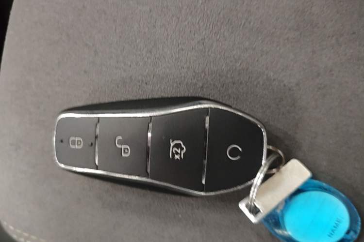 Used BYD Song L EV 2025 Intelligent Driving Version 602 km Range LiDAR-equipped All-Wheel-Drive Type Vehicle Key