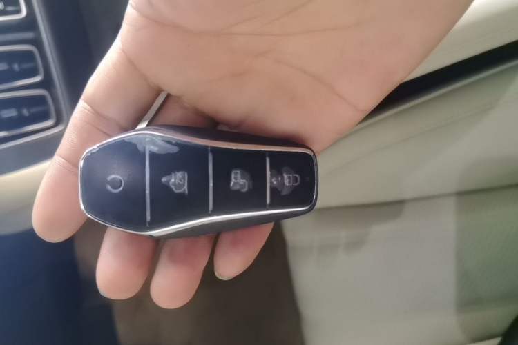Used BYD Song L EV 2025 662 km Ultra-Range Version Vehicle Key