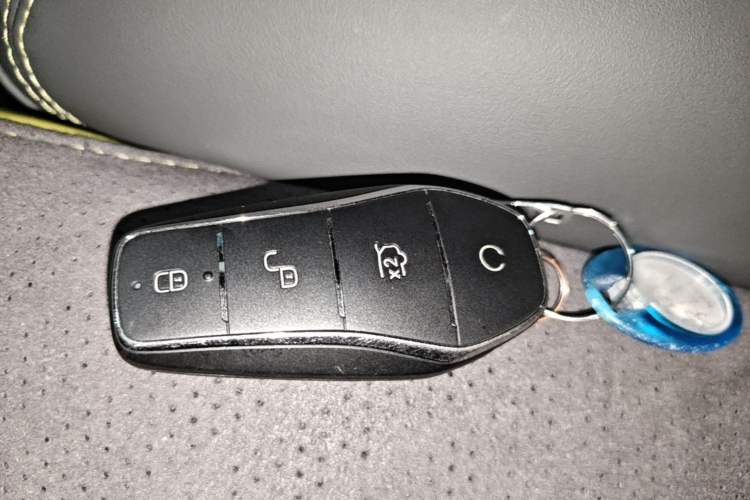 Used BYD Song L EV 2025 Intelligent Driving Version 602 km Range LiDAR-equipped All-Wheel-Drive Type Vehicle Key