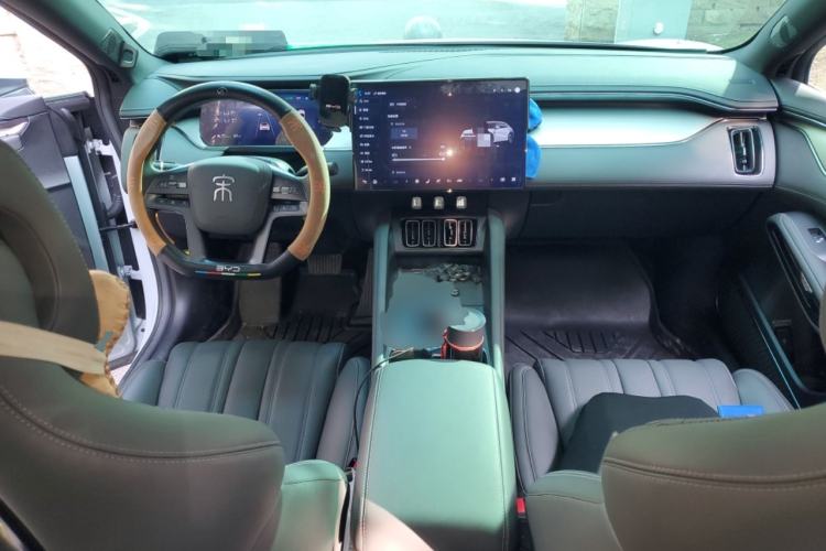 Used BYD Song L EV 2025 550 km Excellence Version Center Console