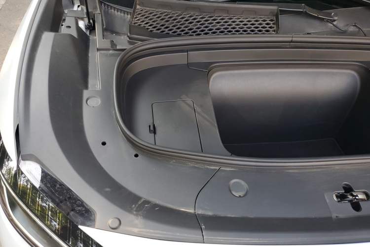 Used BYD Song L EV 2025 550 km Excellence Version Engine Bay Right