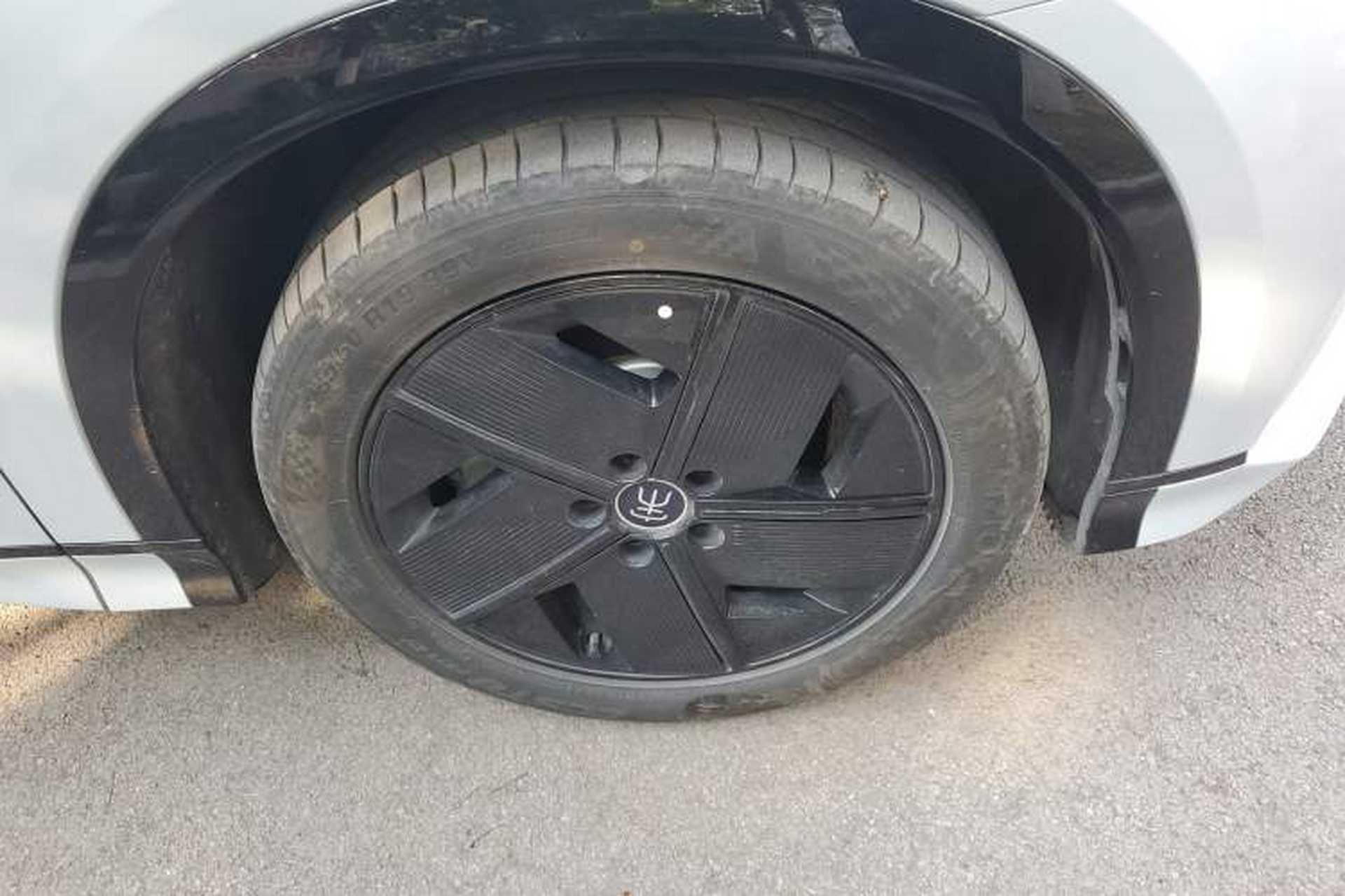 Used BYD Song L EV 2025 550 km Excellence Version Right Front Wheel Hub